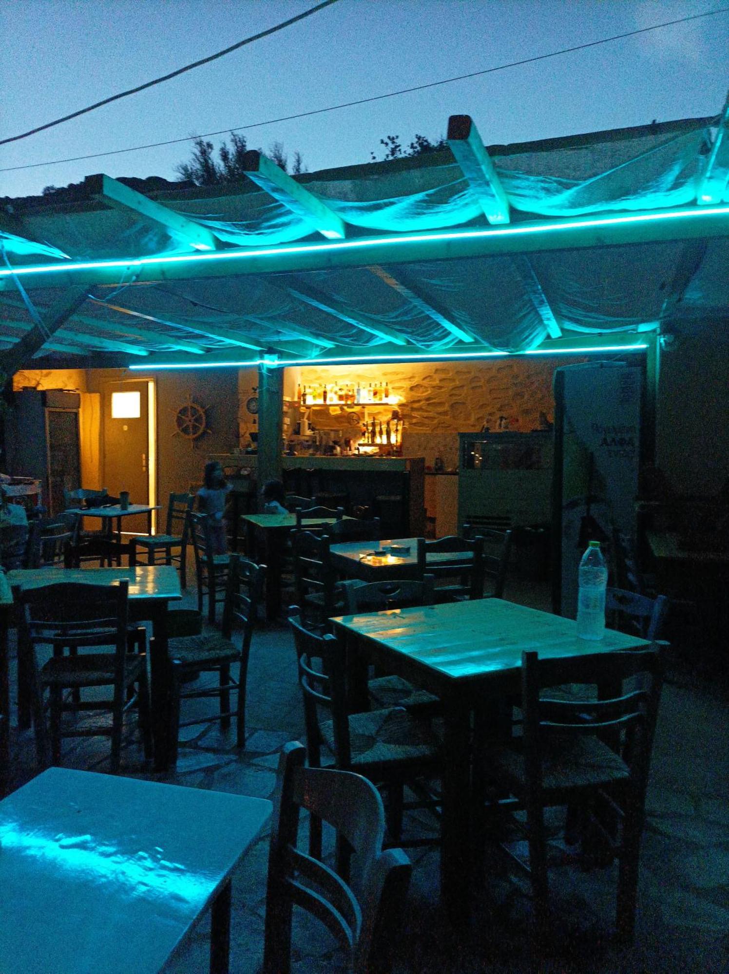 Aposperitis Rooms & Apartments Kini Bagian luar foto