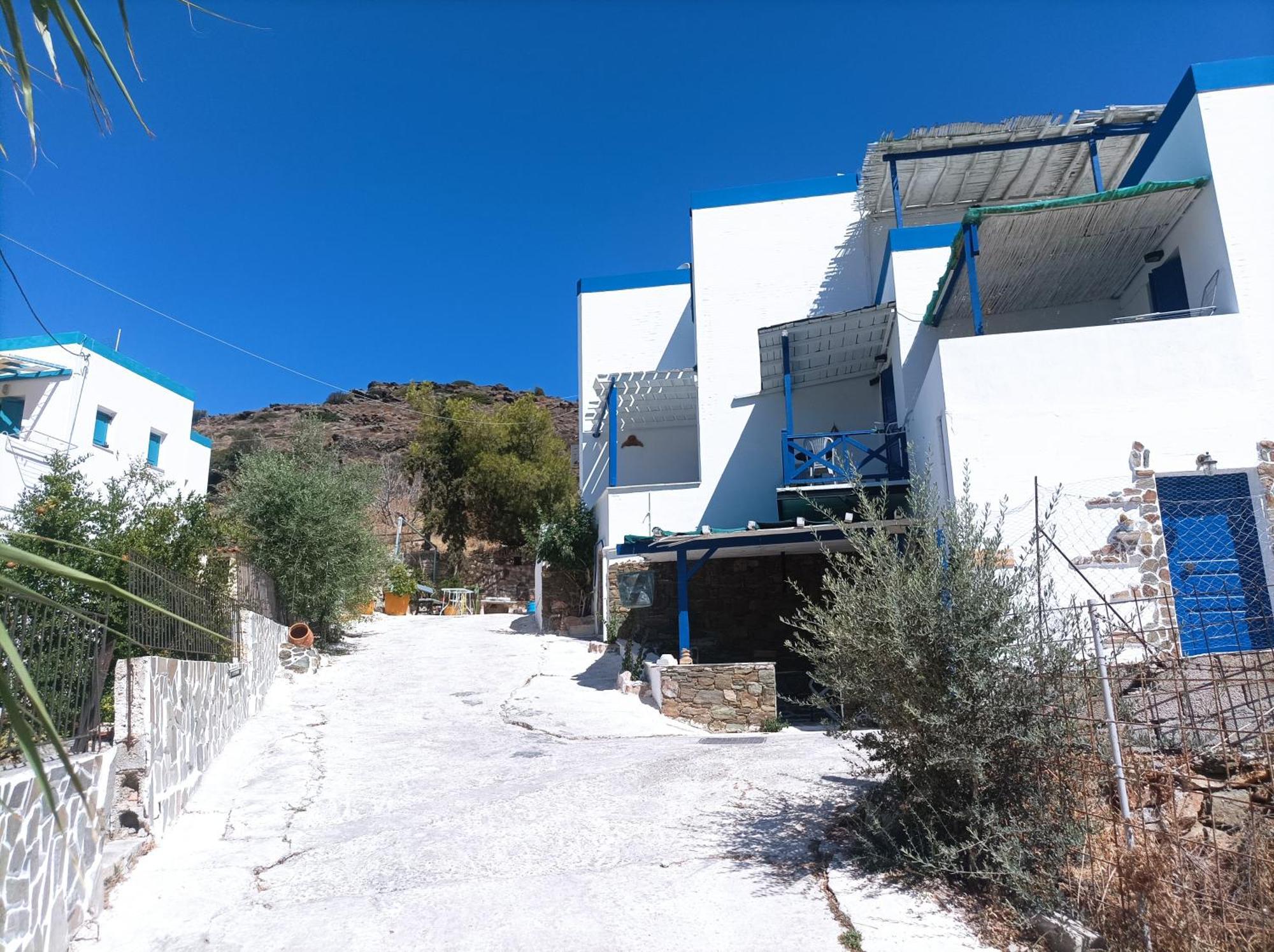 Aposperitis Rooms & Apartments Kini Bagian luar foto