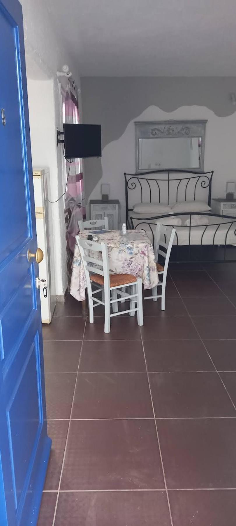 Aposperitis Rooms & Apartments Kini Bagian luar foto