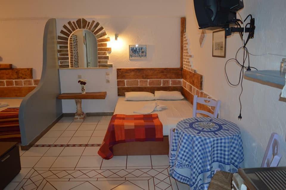 Aposperitis Rooms & Apartments Kini Bagian luar foto
