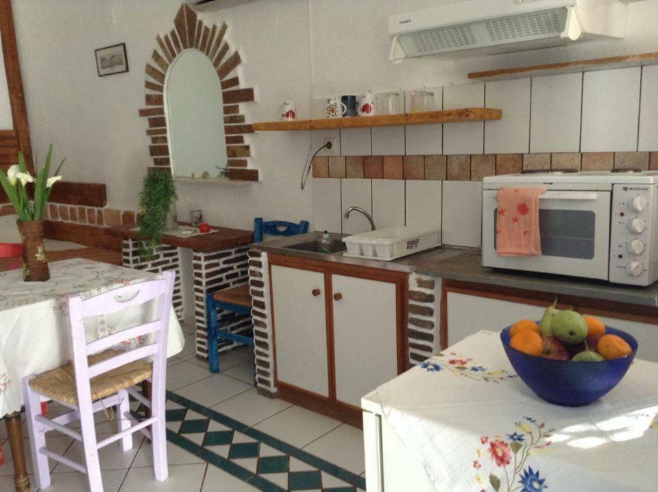 Aposperitis Rooms & Apartments Kini Bagian luar foto